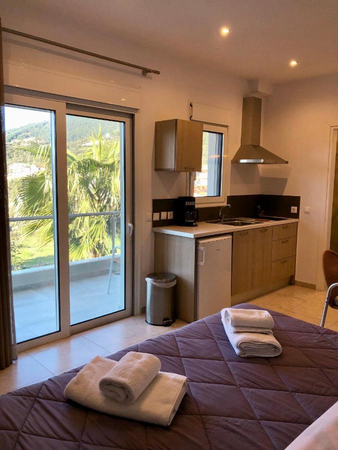 Vanessa House Luxury Apartments Скиатос Екстериор снимка