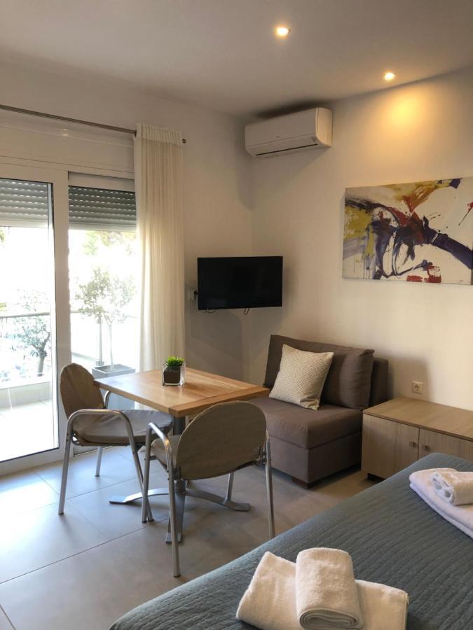 Vanessa House Luxury Apartments Скиатос Екстериор снимка