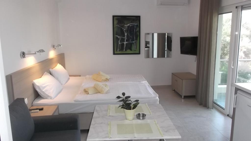 Vanessa House Luxury Apartments Скиатос Екстериор снимка