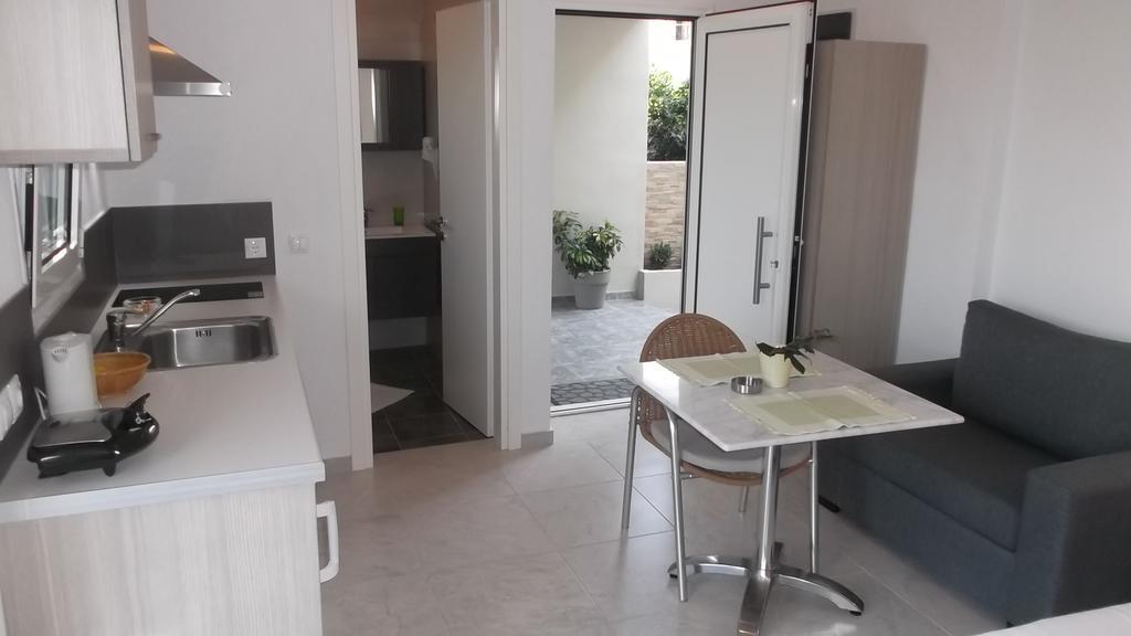 Vanessa House Luxury Apartments Скиатос Екстериор снимка