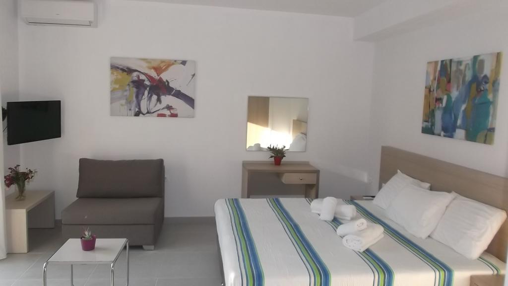 Vanessa House Luxury Apartments Скиатос Екстериор снимка