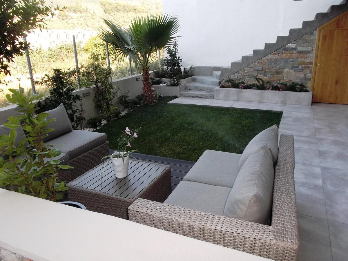 Vanessa House Luxury Apartments Скиатос Екстериор снимка